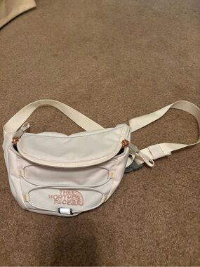 The North Face Jester Lumbar Pack White Rose Gold Fanny Pack Belt Bag Crossbody